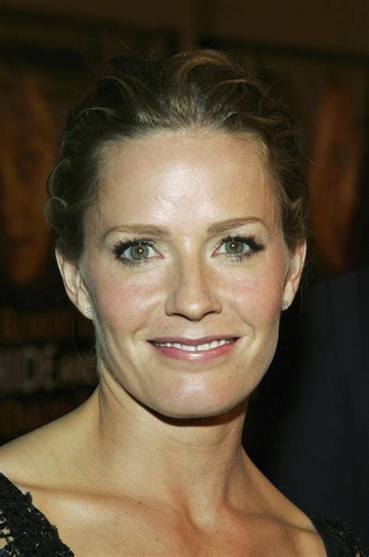 The Esteemed Actress Elisabeth Shue: A Hollywood Icon