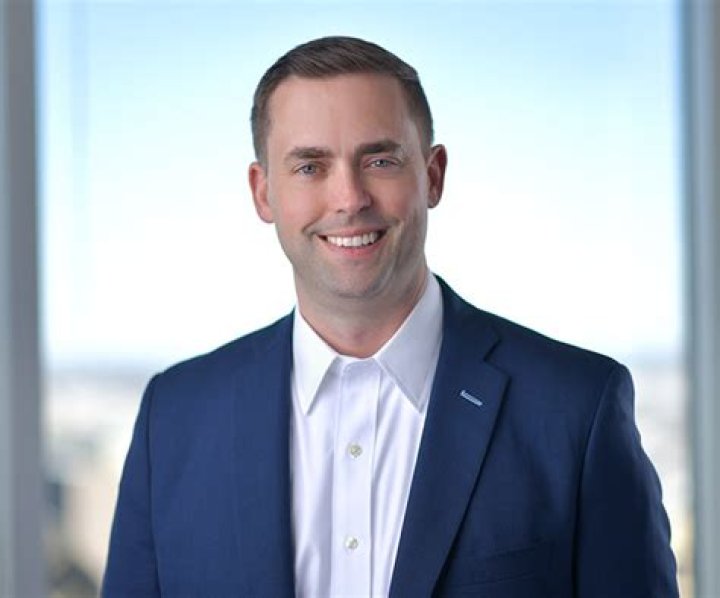 The Renowned Sculptor Andy Warczak: Master Of Innovative Art