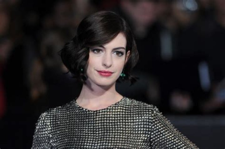 Anne Hathaway Net Worth: An Inside Look At Her Billion-Dollar Fortune