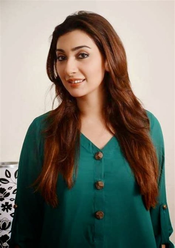 The Alluring Ayesha Khan: A Pakistani Television Icon
