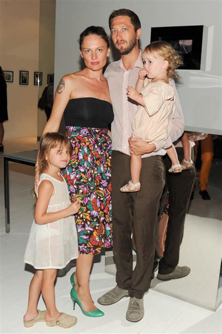 Ebon Moss Bachrach Net Worth Wiki Age