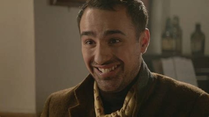 Meet Jamie Demetriou, The Breakout Star From 'Fleabag'