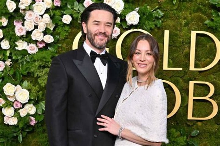 Kaley Cuoco's Weight: Uncover The Truth