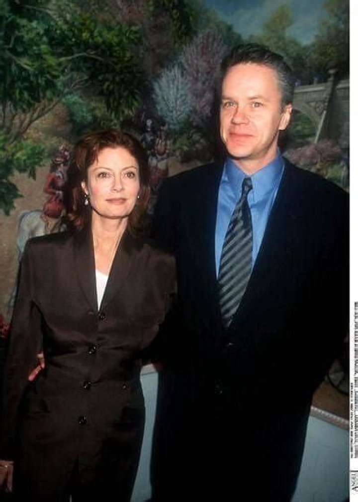 Unveiling The Height Of Tim Robbins: How Tall Is He In Feet?