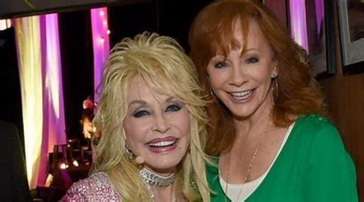 Is Dolly Parton Related To Loretta Lynn?