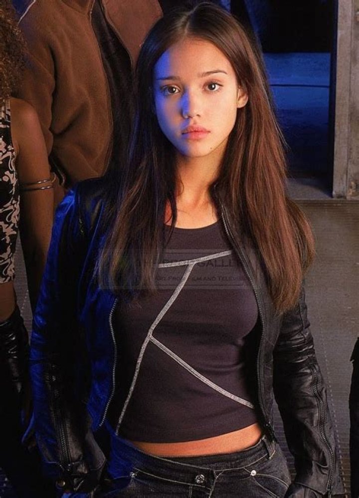 Stay Youthful Like Jessica Alba: Uncovering Her Anti-Aging Secrets