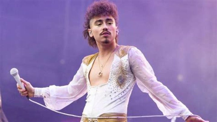Unveiling Josh Kiszka Height: The Charismatic Frontman Of Greta Van Fleet