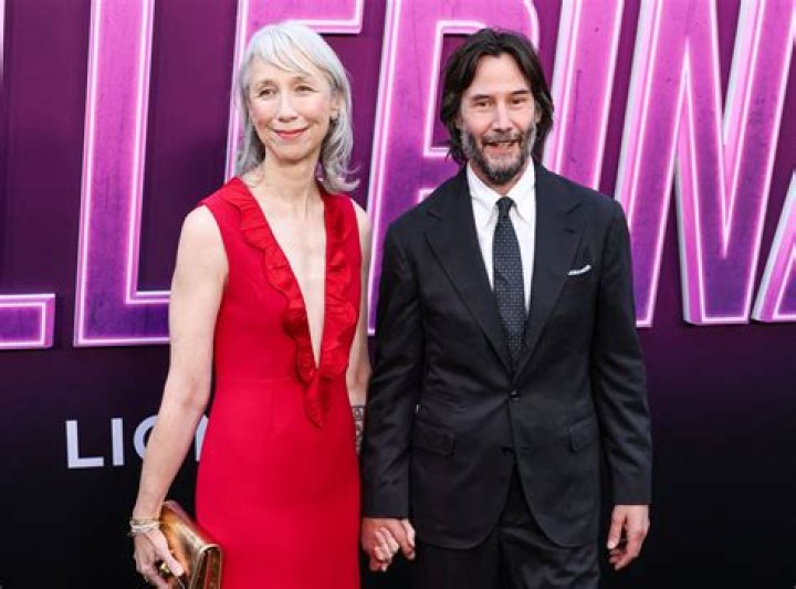 Unveiling Keanu Reeves' Romantic Life: Who Is His Girlfriend?