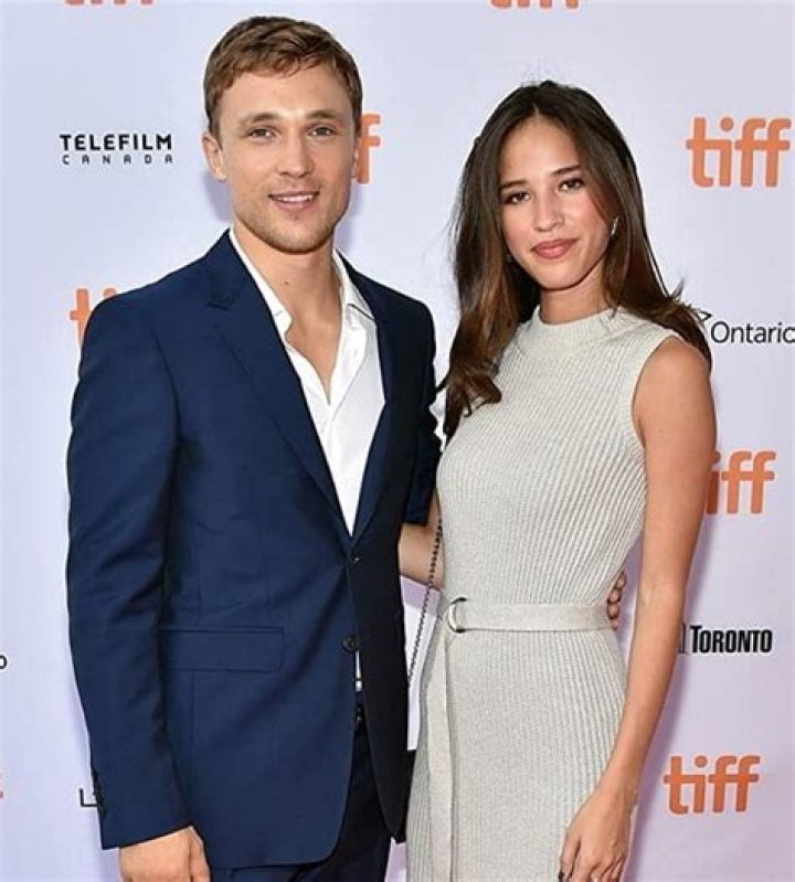 The Love Life Of Kelsey Asbille: A Comprehensive Guide To Her Relationships