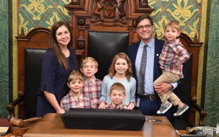 Learn About Larry Fink's Children: Family Life Explored