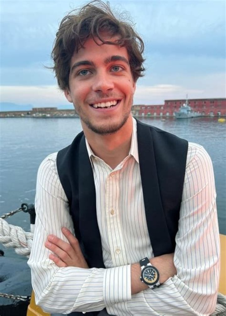 Measuring Up: Lorenzo Zurzolo's Height In The Spotlight