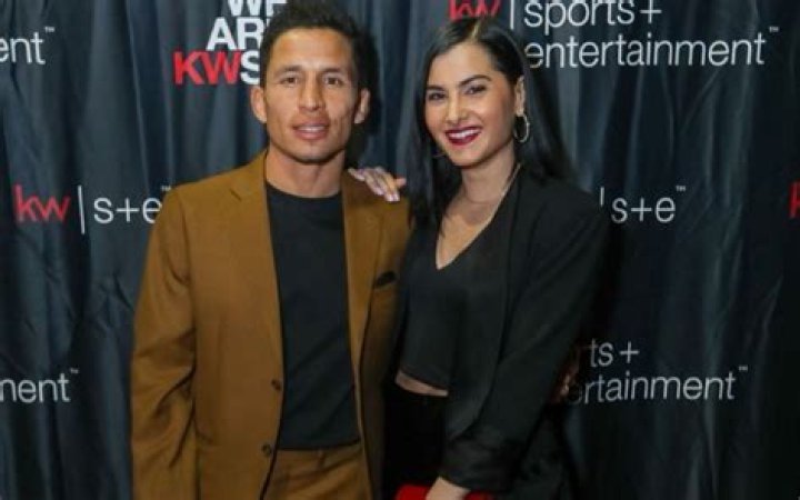 Meet The Sports Anchor's Love