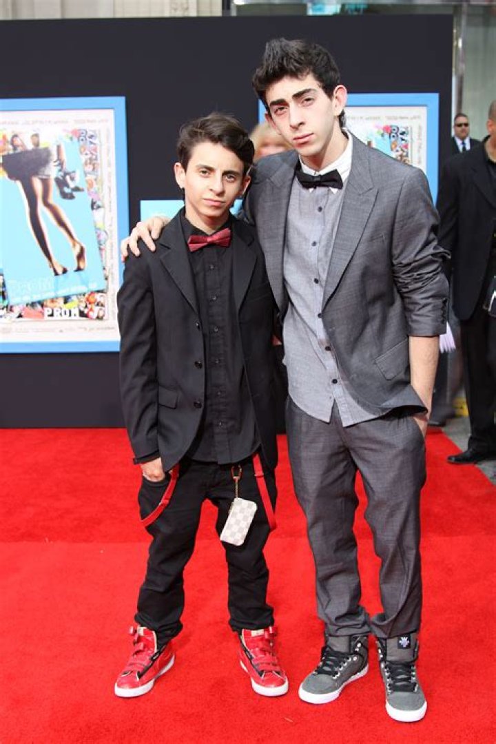The Truth About Moises Arias' Height: Unraveling A Medical Condition
