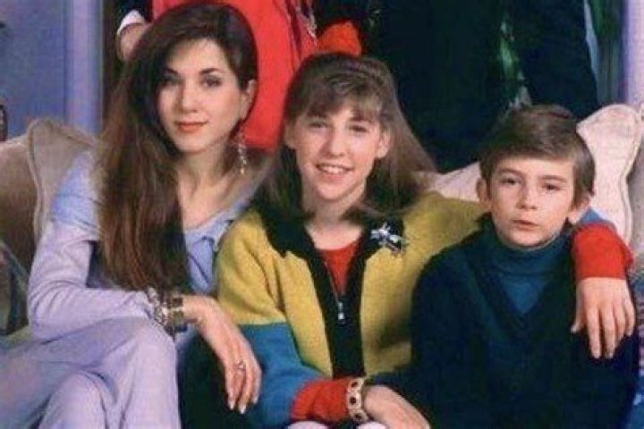 The Ultimate Guide To The Hilarious Molloy Sitcom