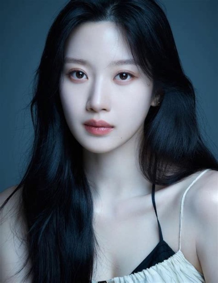 Discover The Complete Guide To Mun Ka-young's Relationships