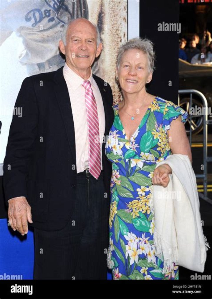 Who's Max Gail's Wife? Meet Nan Harris