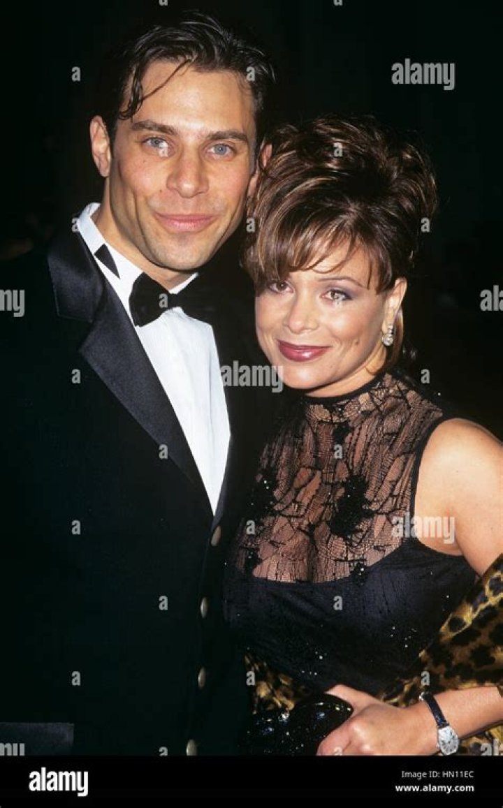 Exploring Paula Abdul's Relationships: A Look At Her Husbands