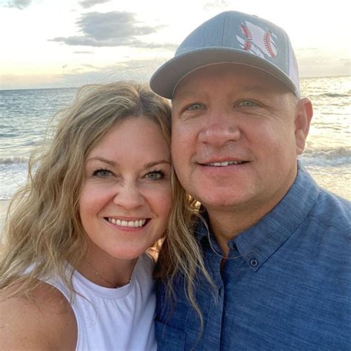 Robert Hight's New Wife: A Mysterious Beauty