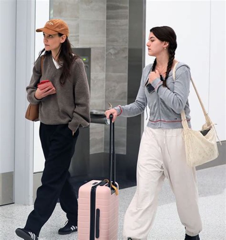 Uncover The Truths Behind Suri Cruise's Height And Weight