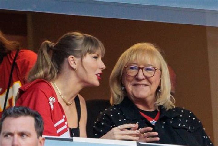 Taylor Swift's Mother's Health Struggles: A Touching Story Of Love And Support