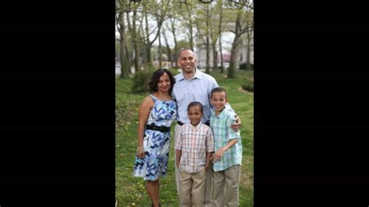 Hakeem Jeffries' Wife's Heritage: Uncovering Her Roots