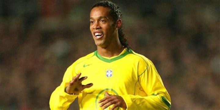 When Did Ronaldinho Finally Hang Up His Boots?
