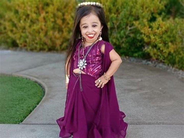 Who Is The World's Shortest Woman Of All Time?